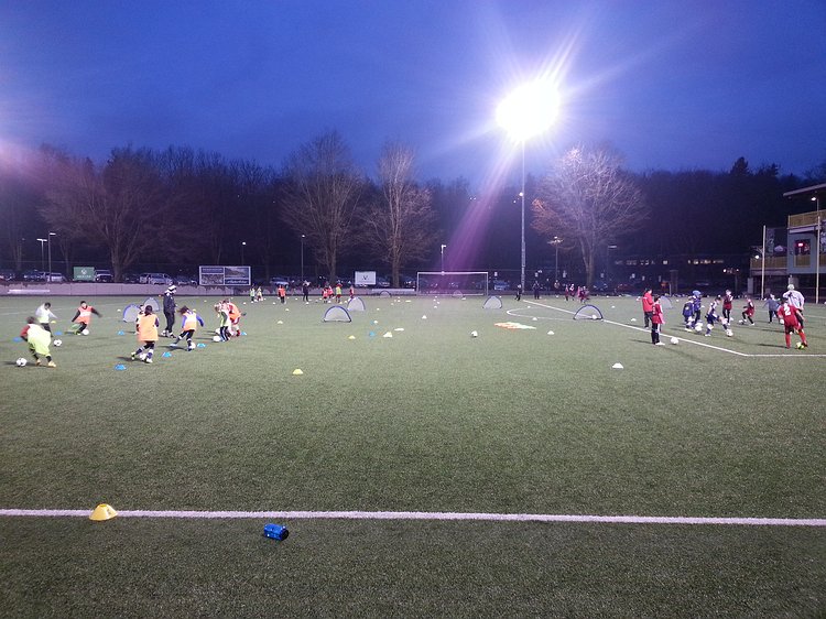 20150122_171253 Ball control drill at Eagleclaw FC practice at Starfire. Zoe is in the left group.