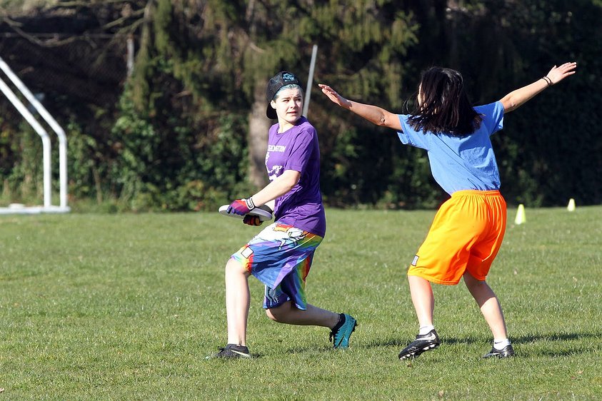 180310 8274 washington middle school ultimate a e Lily looking downfield.