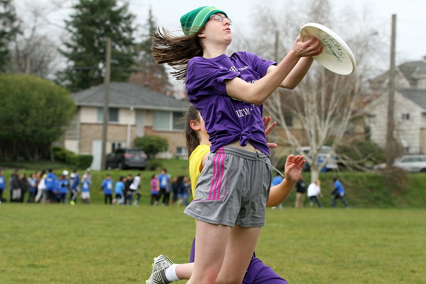 180317 9163 washington middle school ultimate a e Cierra going strong to the disc.
