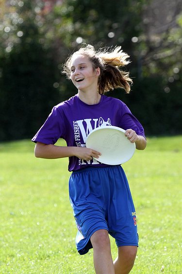 180331 1184 washington middle school ultimate team a e Soren looks happy to have the disc.
