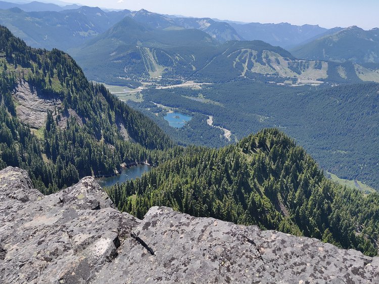 2019-07-20 14.36.59 Looking over the top of Rampart Ridge towards the Hyak and Central ski areas, Don't mind the 800' drop on the other side of this rock!