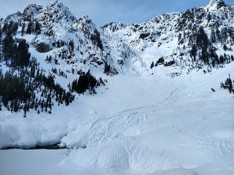 2021-01-19 10.27.46 A tiny bit of Source Lake is still visible though a fresh-ish avalanche has recently slid all the way to it. A couple weeks later an avalanche went across the...