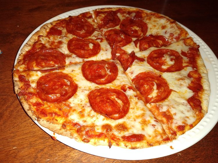 2021-01-15 18-13-33 A little home made pepperoni pizza.