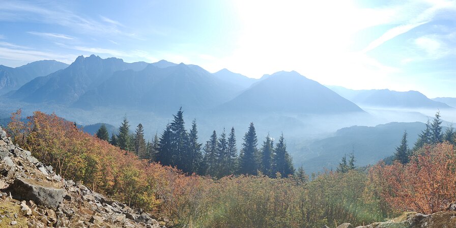 2022-10-06 12.03.12 Panorama of the Middle Fork valley.