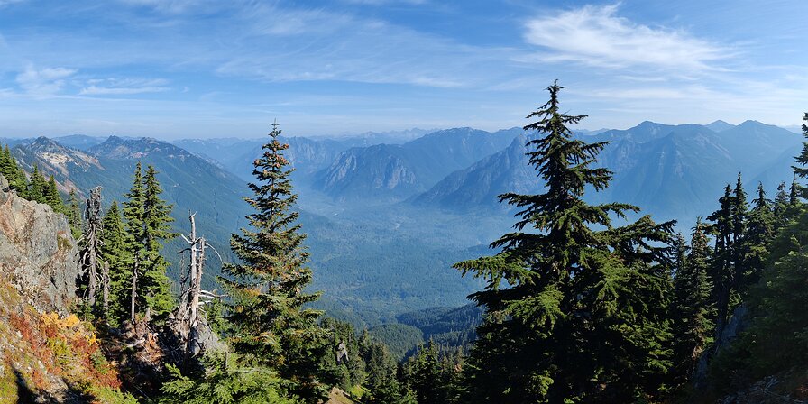 2022-10-06 13.59.02 Finally at the summit of Green Mountain, looking down towards the end of the Middle Fork valley.