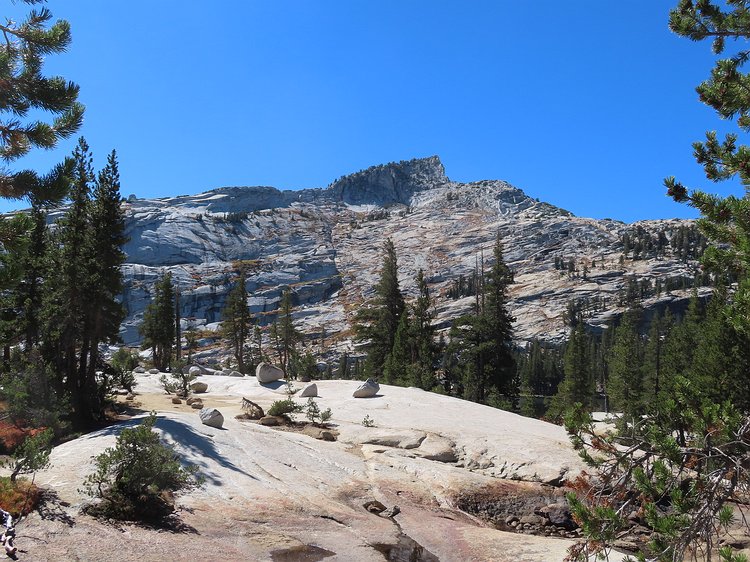 img_6066 Our first glimpse of Lower Cathedral Lake. Check out all the crazy erratics.