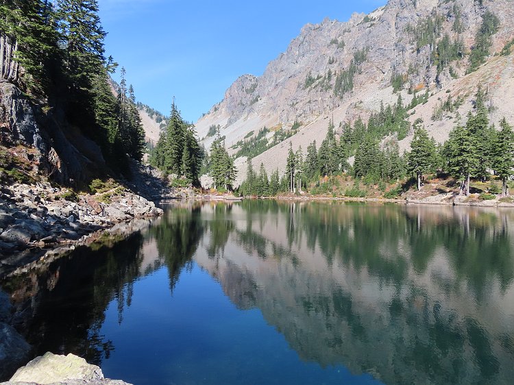 img_6128 Lower Lake Melakwa reached. We had the whole place to ourselves for about half an hour which was amazing since it was the last sunny and warm weekend day of...