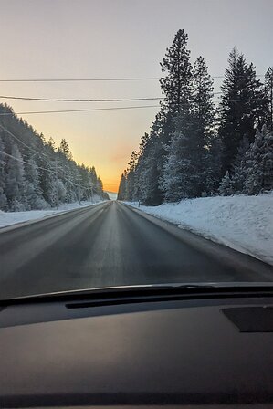 2025-01-28 17.05.23 Heading off RED Mountain in Canada at the end of the day at Schweitzer. Google Maps wanted to send us off on a 20 mile dirt road with no cell reception at night...