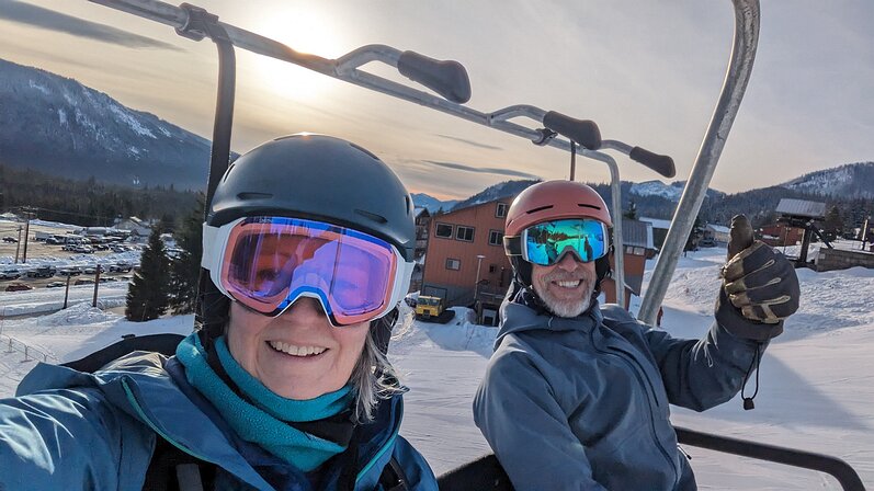 2025-01-13 09.28.31 Kathryn and Martin heading up for an oh-so-challenging warm-up run on Holiday.